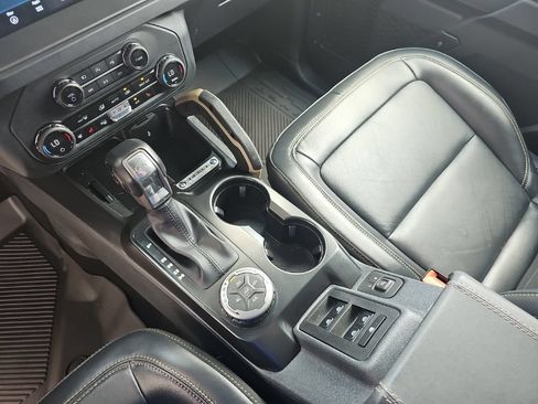 Used 2025 Ford Bronco Badlands AWD/4WD image 18