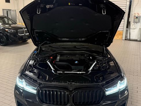 Used 2022 BMW 530i xDrive w/ M Sport Package image 13