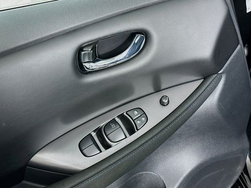 Used 2024 Nissan Leaf S image 15