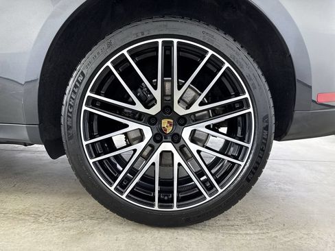 Certified 2026 Porsche Macan AWD/4WD image 14