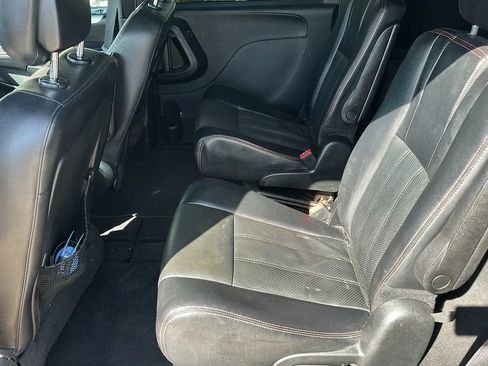 Used 2015 Dodge Grand Caravan R/T image 13