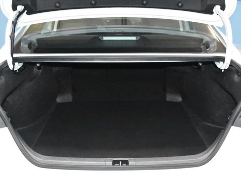 Used 2025 Toyota Camry SE image 28