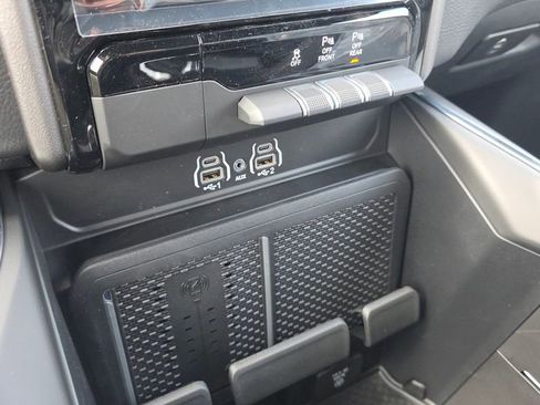 New 2026 RAM 1500 Laramie AWD/4WD image 19