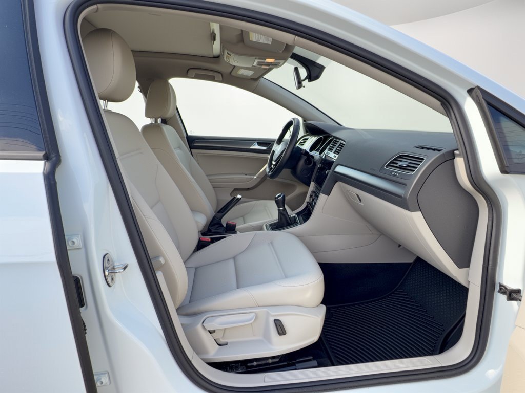 Used 2019 Volkswagen Golf SE FWD image 30