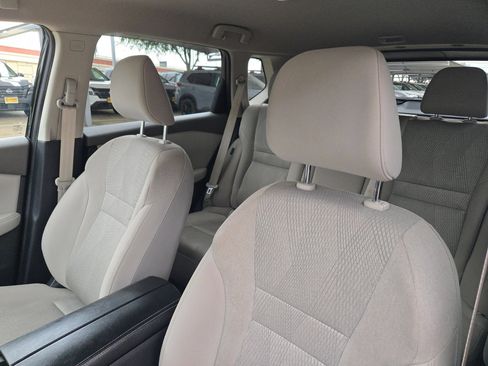 Certified 2025 Nissan Rogue SV FWD image 9