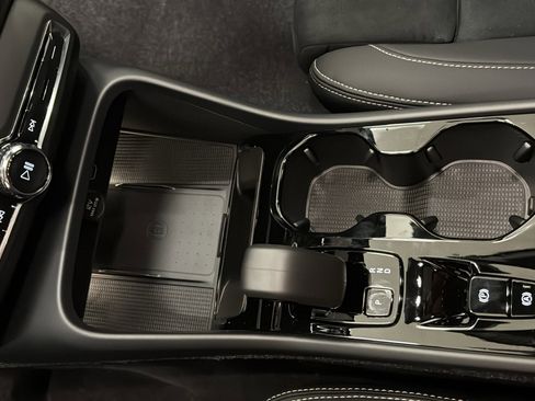 Used 2026 Volvo XC40 B4 Plus w/ Climate Package image 19