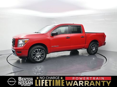Used 2022 Nissan Titan SV RWD image 1