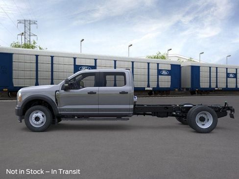 New 2026 Ford F550 4x4 Crew Cab image 3