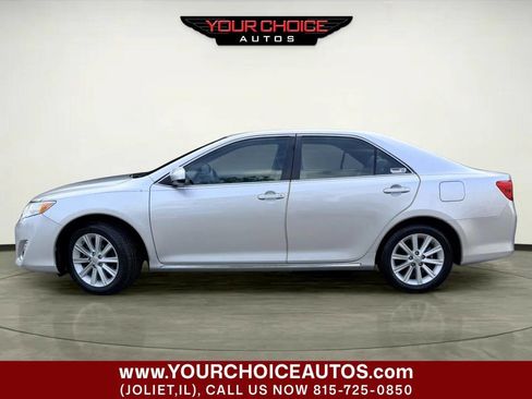 Used 2012 Toyota Camry XLE FWD image 2