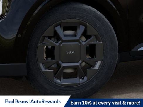 New 2025 Kia Carnival SX image 10