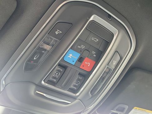 Used 2023 Jeep Grand Cherokee Altitude image 19