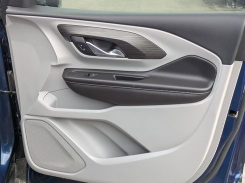 Used 2022 GMC Terrain SLT image 28