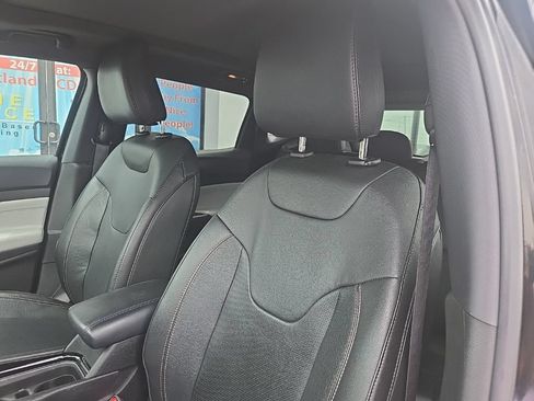 Used 2023 Jeep Compass Limited w/ Sun and Sound Group AWD/4WD image 36