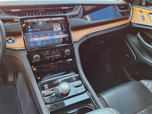 Used 2022 Jeep Grand Cherokee L Summit image 7