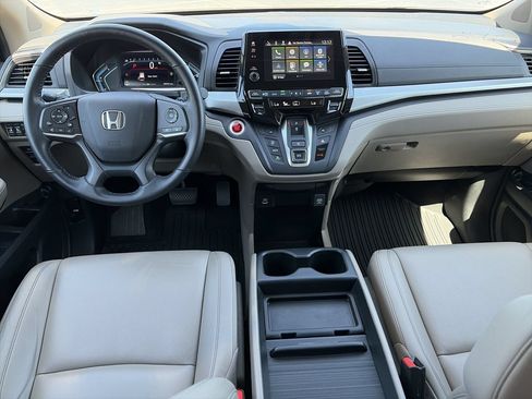 Used 2024 Honda Odyssey EX-L image 2