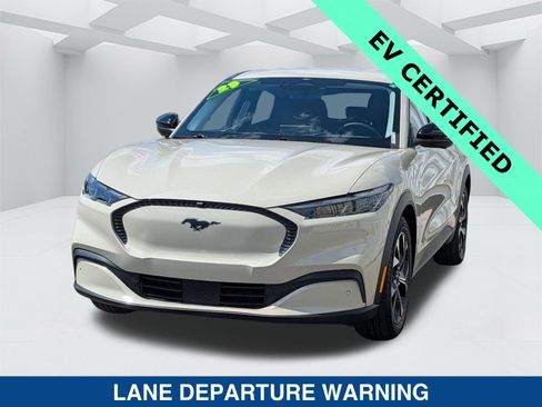 Certified 2025 Ford Mustang Mach-E Select w/ Comfort Package Lite image 7