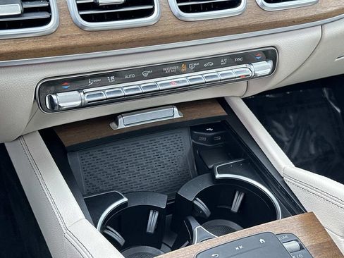 Used 2024 Mercedes-Benz GLE 350 4MATIC image 13