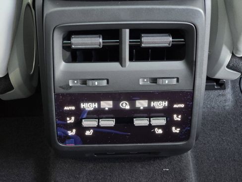 New 2025 Porsche Macan 4S Electric image 30