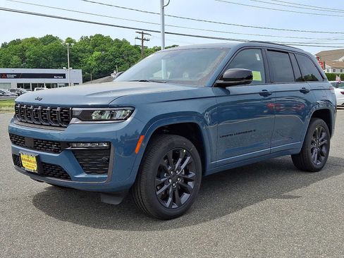 New 2026 Jeep Grand Cherokee Limited AWD/4WD image 2