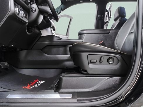 Used 2022 GMC Yukon XL SLT w/ SLT Luxury Package image 25