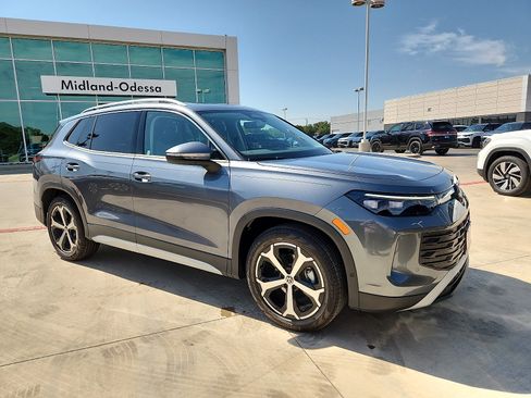 New 2026 Volkswagen Tiguan SE FWD image 8
