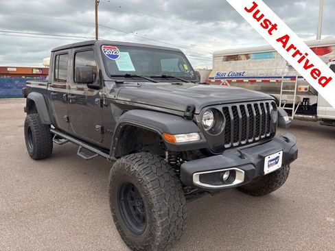 Used 2023 Jeep Gladiator Sport image 3