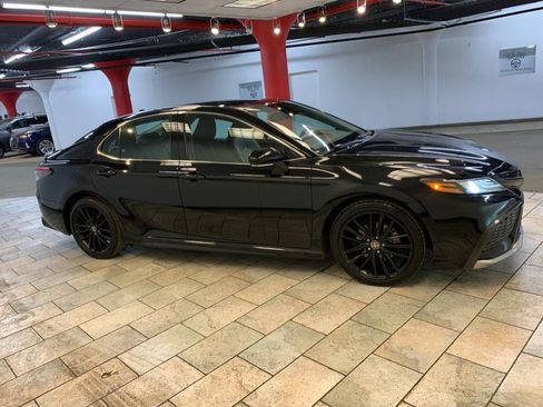 Used 2021 Toyota Camry XSE FWD image 8