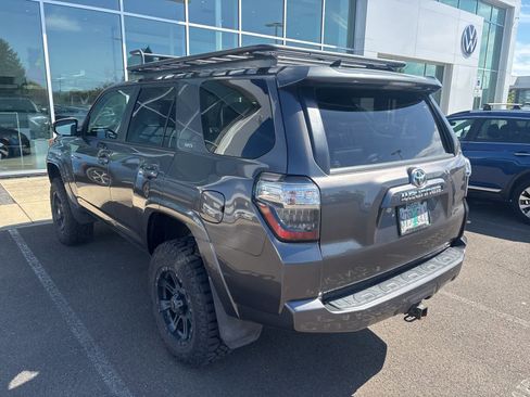 Used 2014 Toyota 4Runner SR5 image 2