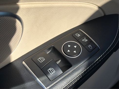 Used 2020 Mercedes-Benz SLC 300 w/ Premium Package image 14