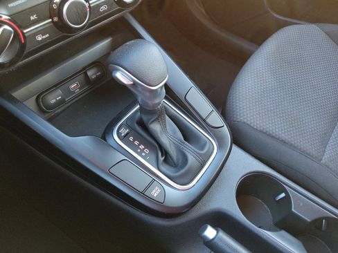 Used 2020 Kia Soul LX FWD image 26