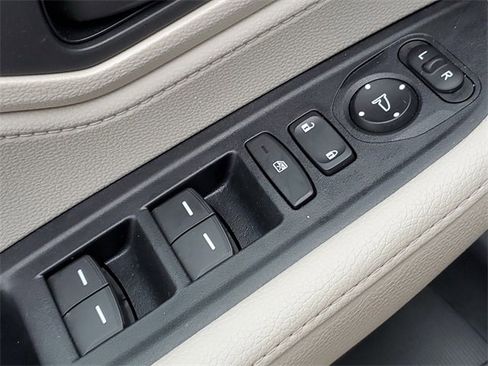 Used 2025 Honda Odyssey EX-L image 18