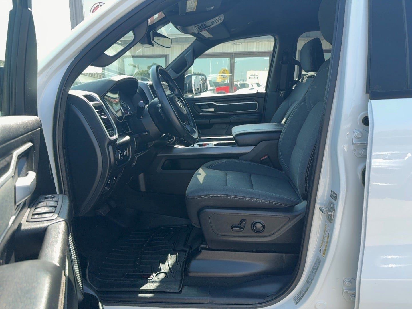 Used 2022 RAM 1500 Big Horn AWD/4WD image 11