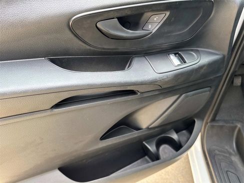 Used 2020 Mercedes-Benz Metris image 27