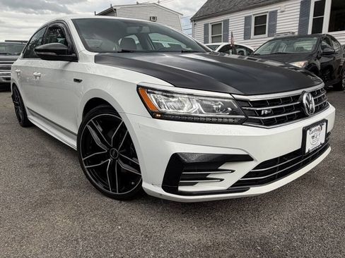 Used 2017 Volkswagen Passat 1.8T R-Line w/ R-Line Lighting Package FWD image 3