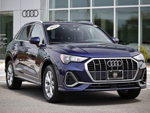 Used 2021 Audi Q3 2.0T Premium w/ Convenience Package AWD/4WD image 2
