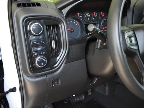 Used 2021 Chevrolet Silverado 1500 Custom Trail Boss AWD/4WD image 17