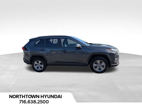 Used 2025 Toyota RAV4 XLE AWD/4WD image 15