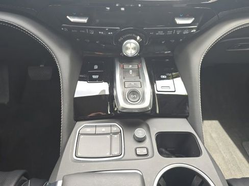 Used 2024 Acura MDX SH-AWD w/ Advance Package image 17