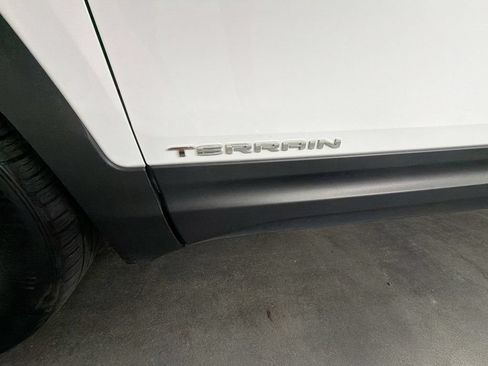 Certified 2024 GMC Terrain SLE FWD image 30