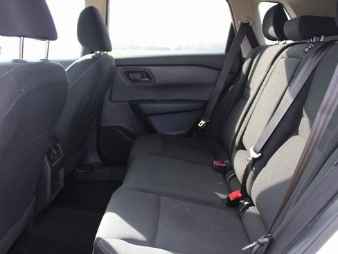 Used 2024 Nissan Rogue S image 25