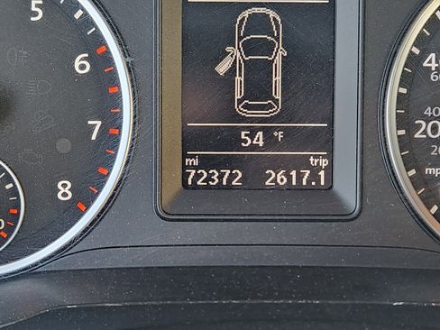 Used 2018 Volkswagen Tiguan Limited image 12