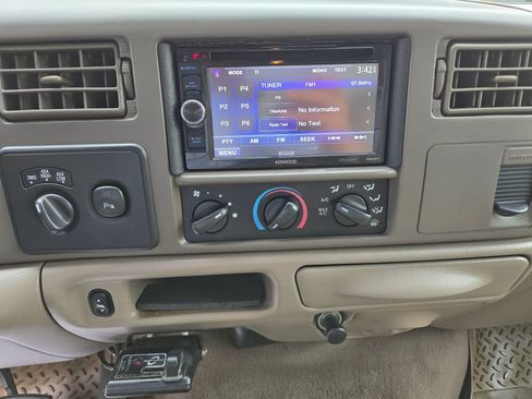 Used 2004 Ford F350 4x4 Crew Cab DRW Super Duty image 20