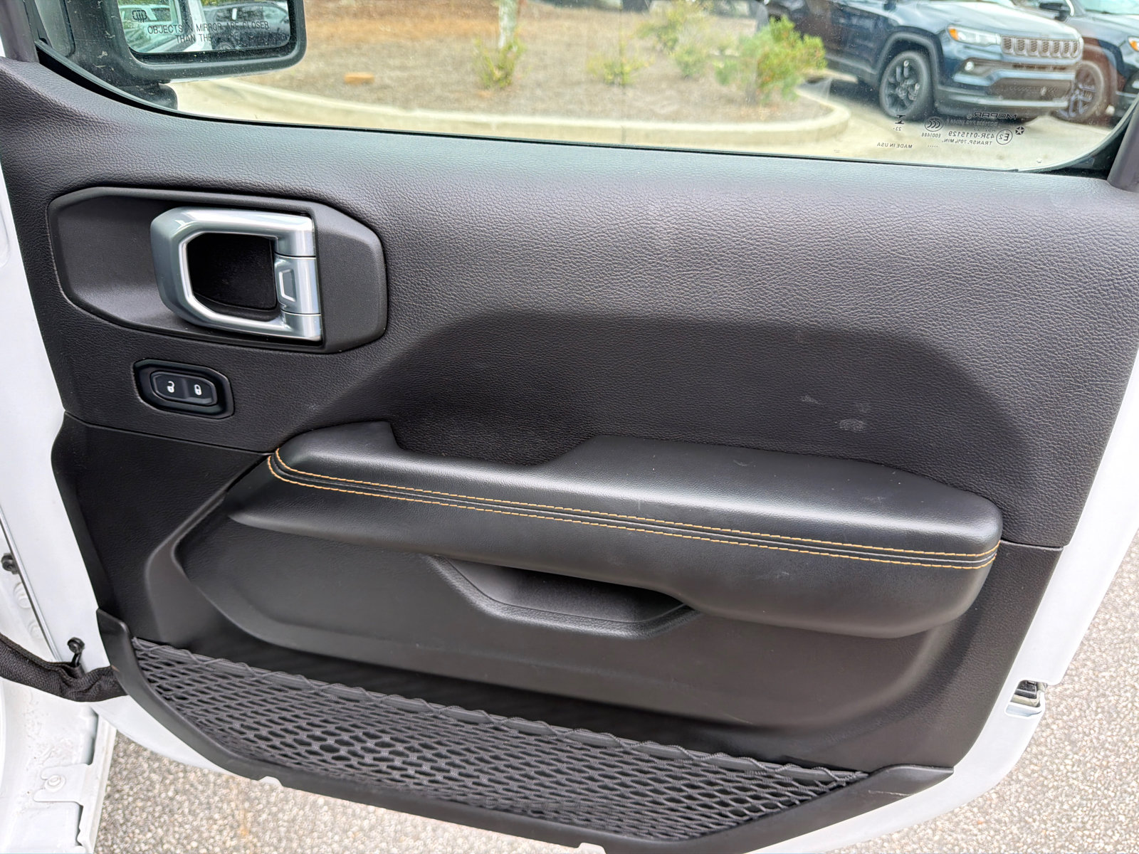 Used 2024 Jeep Wrangler Unlimited Sahara AWD/4WD image 16