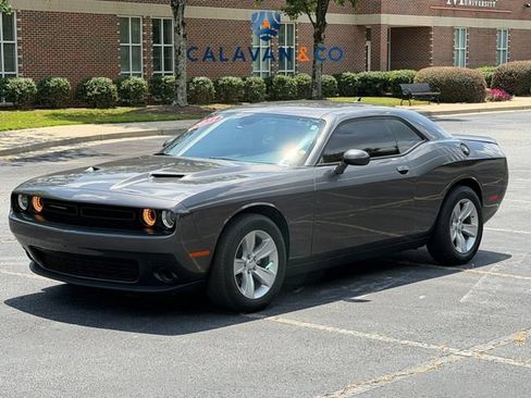 Used 2023 Dodge Challenger SXT RWD image 2