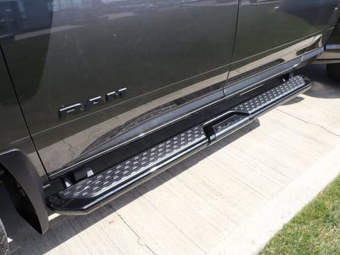 Used 2025 RAM 3500 Laramie AWD/4WD image 39