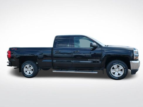 Used 2018 Chevrolet Silverado 1500 LT w/ All Star Edition AWD/4WD image 2