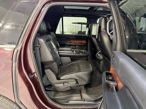 Used 2019 Lincoln Navigator L Reserve image 14