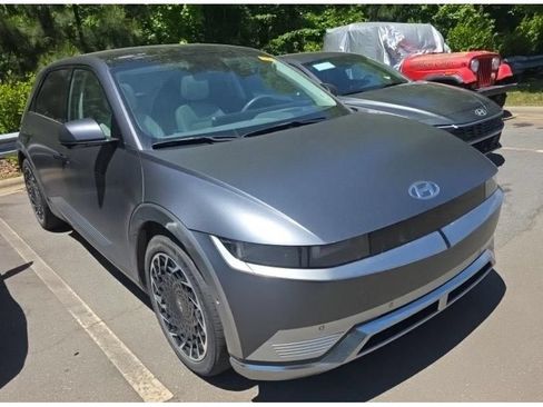 Used 2023 Hyundai Ioniq 5 Limited AWD/4WD image 2