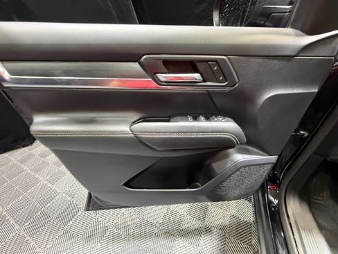 Used 2025 GMC Terrain Elevation AWD/4WD image 16