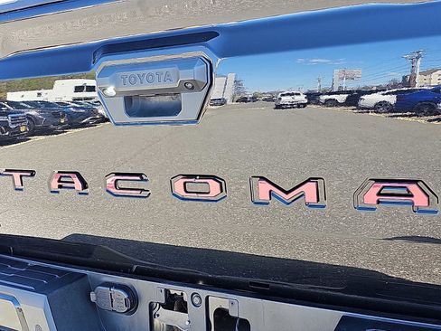 Used 2025 Toyota Tacoma TRD Sport w/ TRD Sport Premium Package AWD/4WD image 33